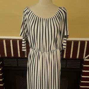 2 for $25 - Vibe Black and White Maxi Dress